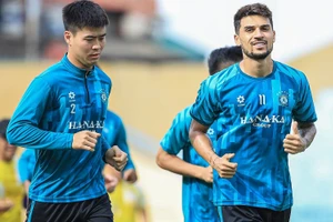 Hendrio đang nỗ lực để có thể sớm nhập tịch Việt Nam.