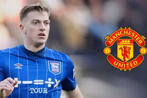 Liam Delap hiện đang đàm phán với Manchester United.