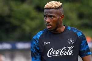 Victor Osimhen lọt tầm ngắm của Man United.