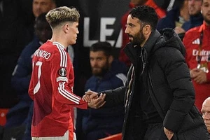 Man United bán Garnacho cho Chelsea.