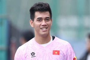 Tiến Linh bất ngờ chững lại một cách khó hiểu.