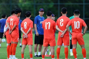 Tuyển Việt Nam tụt 4 bậc trên bảng xếp hạng FIFA tháng 7.