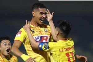 Gustavo Sant'Ana Santos đàm phán hợp đồng với Sông Lam Nghệ An.