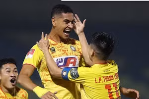 Gustavo Sant'Ana Santos đàm phán hợp đồng với Sông Lam Nghệ An.