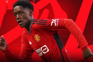 Ngwashi gia hạn với Man United thêm 4 năm.