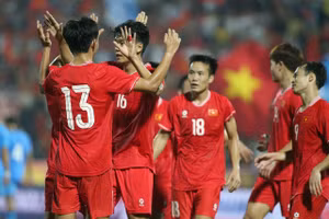 Người hâm mộ đón tin vui trận Việt Nam – Nepal 