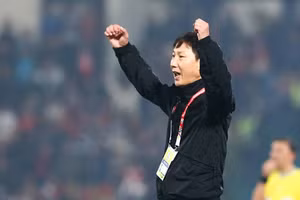 HLV Kim Sang-sik lập kỷ lục ấn tượng với bóng đá Việt Nam