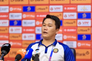 Trợ lý HLV Đông Á Thanh Hóa không hài lòng với công tác với trọng tài ở vòng 12 V-League.
