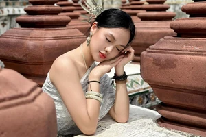 Vẻ đẹp vừa trong trẻo, vừa quyến rũ của bạn gái cũ Nhâm Mạnh Dũng