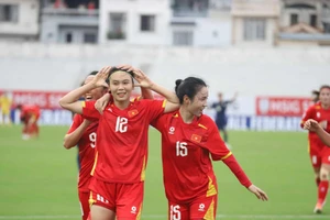 Tuyển nữ Việt Nam thắng đậm Thái Lan đoạt hạng 3 AFF Cup 2025.