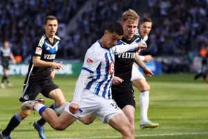 Ibrahim Maza được vinh danh tại châu Âu.