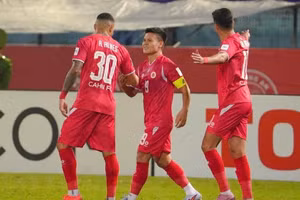 'Đại gia' V-League nhận tin sốc