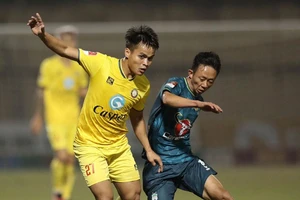 Hoàng Anh Gia Lai cầm hòa Thanh Hóa ở vòng 16 V-League.