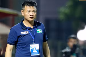 Văn Quyến hạnh phúc với chiến thắng trước Hoàng Anh Gia Lai của Sông Lam Nghệ An.