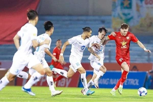 CLB Nam Định tặng vé người hâm mộ trận gặp Hà Tĩnh.