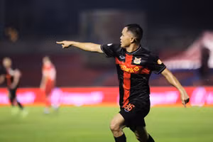 Dụng Quang Nho nghỉ thi đấu 1 tháng vì chấn thương.