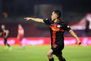 Dụng Quang Nho nghỉ thi đấu 1 tháng vì chấn thương.