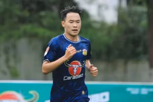 Vũ Minh Hiếu tỏa sáng trong chuyến tập huấn tại Thái Lan.