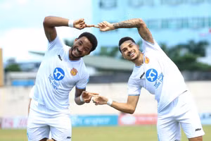 Xuân Son, Hoàng Hên có cơ hội lên tuyển Việt Nam trong tháng 11 tới.