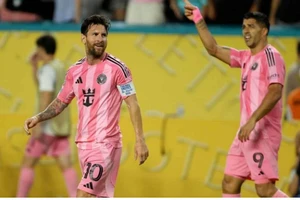 Suarez muốn giải nghệ cùng Messi ở Mỹ.