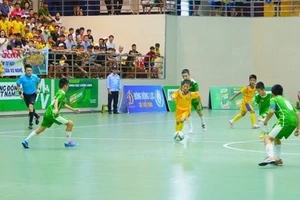 U11 Sông Lam Nghệ An bị thu hồi Cúp vô địch vì gian lận tuổi.