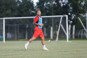 Martin Lò tái hợp đội bóng cũ CLB PVF-CAND.