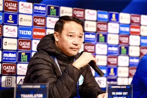 HLV Nam Định muốn đánh bại Sanfrecce Hiroshima trên sân đối thủ.