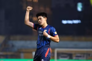 Đình Bắc lập cú đúp bàn thắng ở vòng 17 V-League. Ảnh: Internet.