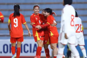 Tuyển nữ Việt Nam thi đấu AFF Cup nữ 2025 tại sân Lạch Tray- Hải Phòng.