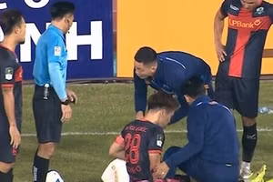 Chấn thương của Hoàng Đức không quá nghiêm trọng.