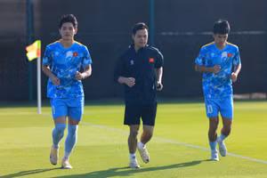 Đình Bắc và Văn Thuận bỏ ngỏ khả năng ra sân ở trận tứ kết?
