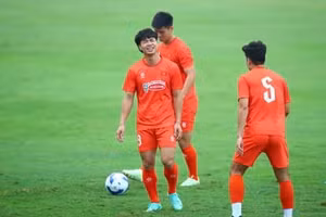 Công Phượng nguy cơ sớm chia tay tuyển Việt Nam vì chấn thương.