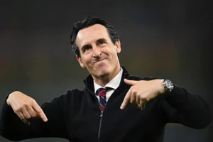 Unai Emery lọt tầm ngắm của Man United.