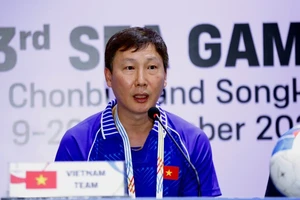 Vào chung kết SEA Games, HLV Kim Sang-sik nói điều bất ngờ