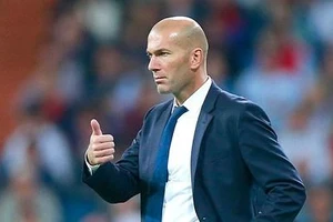 HLV Zidane vẫn chờ đợi cơ hội dẫn dắt tuyển Việt Nam.