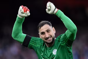Donnarumma sáng cửa gia nhập Man United.
