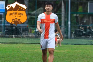 Huỳnh Tấn Vũ của CLB trẻ TP.HCM gia nhập Hoàng Anh Gia Lai.
