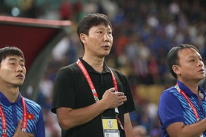 Huấn luyện viên Kim Sang-sik giúp tuyển Việt Nam vô địch AFF Cup.