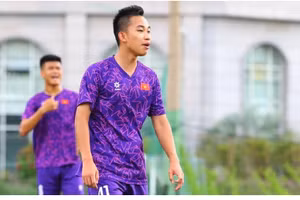 Hồ Hữu Hưng thử việc CLB Hải Phòng.