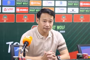 HLV Vũ Hồng Việt thừa nhận Công an Hà Nội thắng xứng đáng.