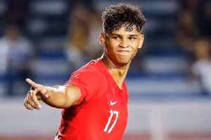 Trung vệ Irfan Fand được gọi vào đội ASEAN All-stars đối đầu Man United.