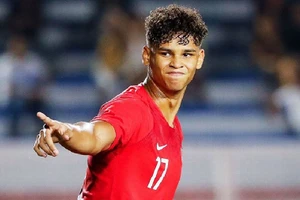 Trung vệ Irfan Fand được gọi vào đội ASEAN All-stars đối đầu Man United.