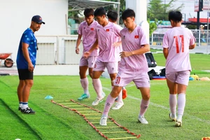 U16 Việt Nam rèn quân cho giải giao hữu tại Trung Quốc.
