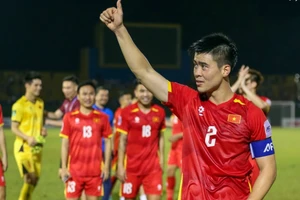 Duy Mạnh quyết thắng Malaysia trên sân khách.