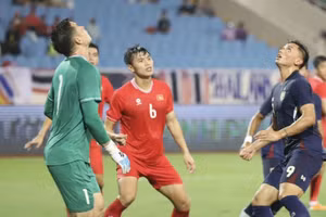 Tuyển Việt Nam cay đắng Thái Lan ở LPBank Cup.