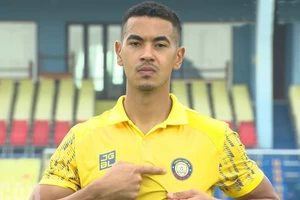 Gustavo Santos của CLB Thanh Hóa bị treo giò ở vòng 1 V-League.