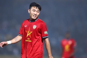 Lương Xuân Trường cân nhắc ở lại Hà Tĩnh FC.