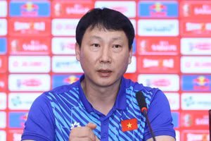 Vào bán kết SEA Games, HLV Kim Sang Sik nói thẳng 1 điều