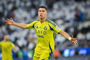C.Ronaldo muốn mua câu lạc bộ Valencia.