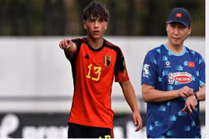 Tài năng trẻ gốc Việt ‘vượt mặt’ Đoàn Văn Hậu là ai?